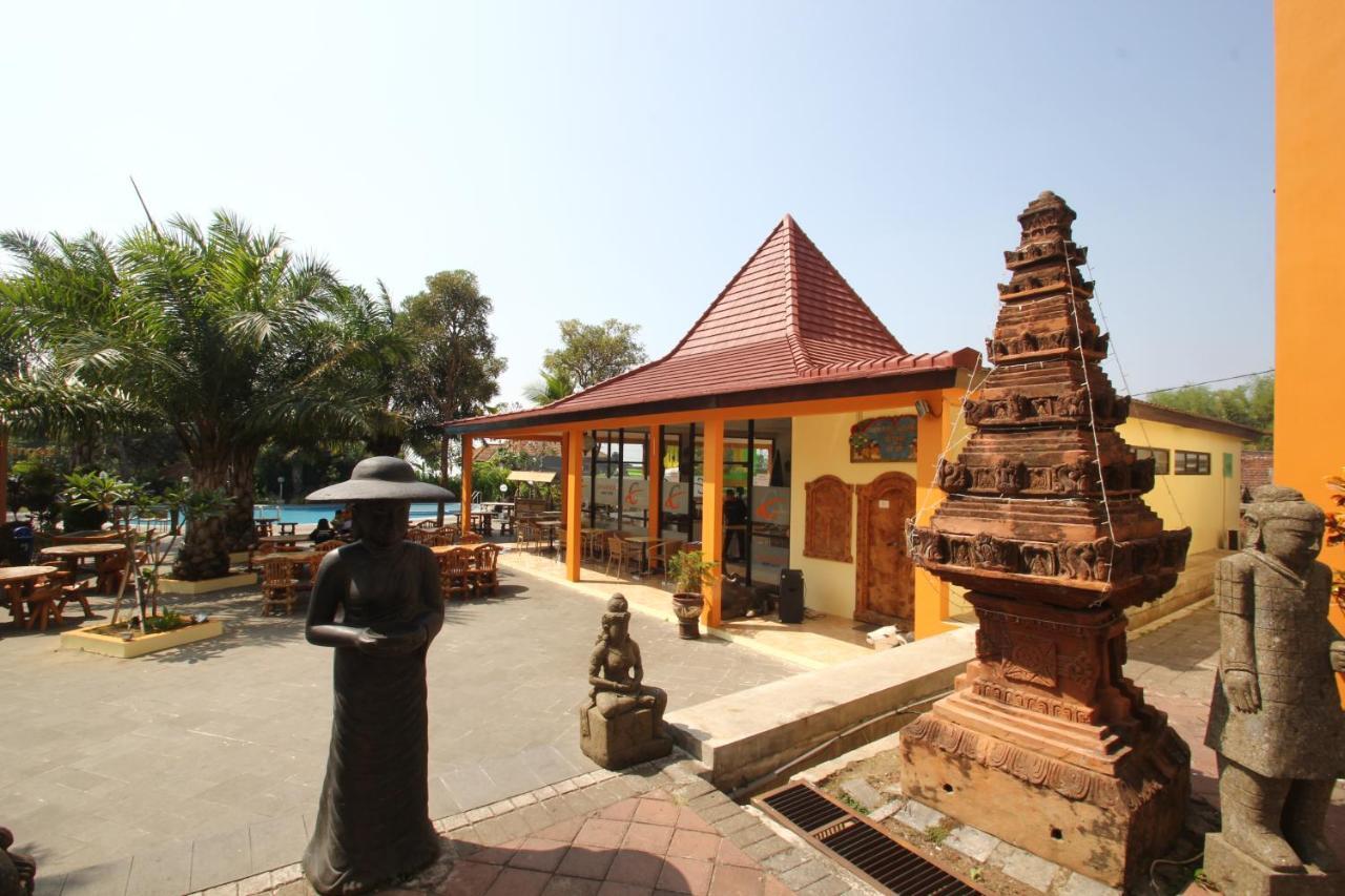 Ciptaningati Hotel Batu  Exterior photo